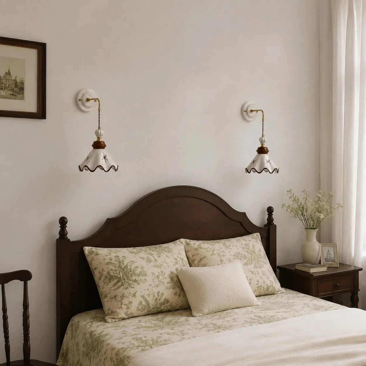 Compact Hand-Painted Ceramic Wall Sconce — Gloss Finish