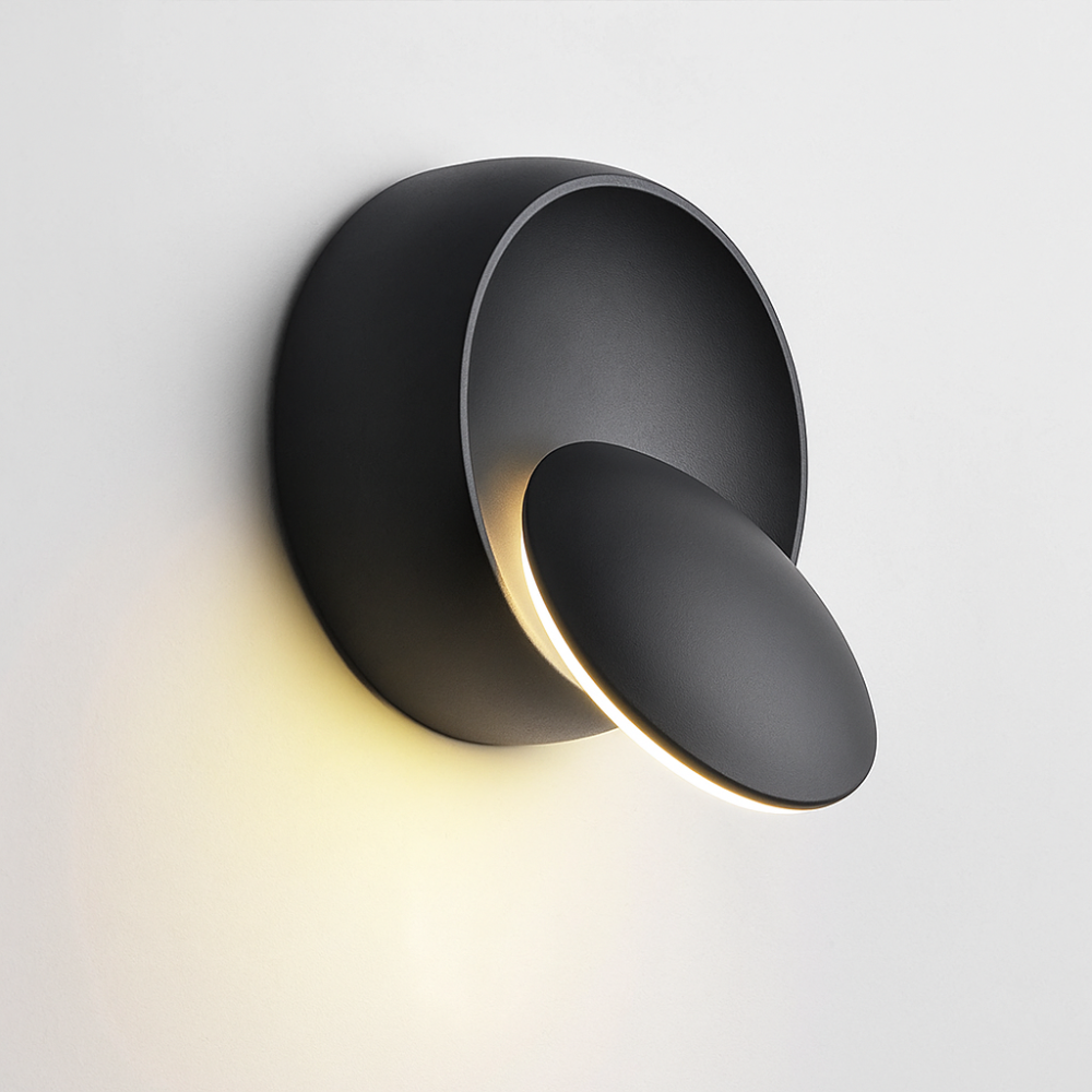 Adjustable LED Wall Lamp for Modern Interiors | fashely