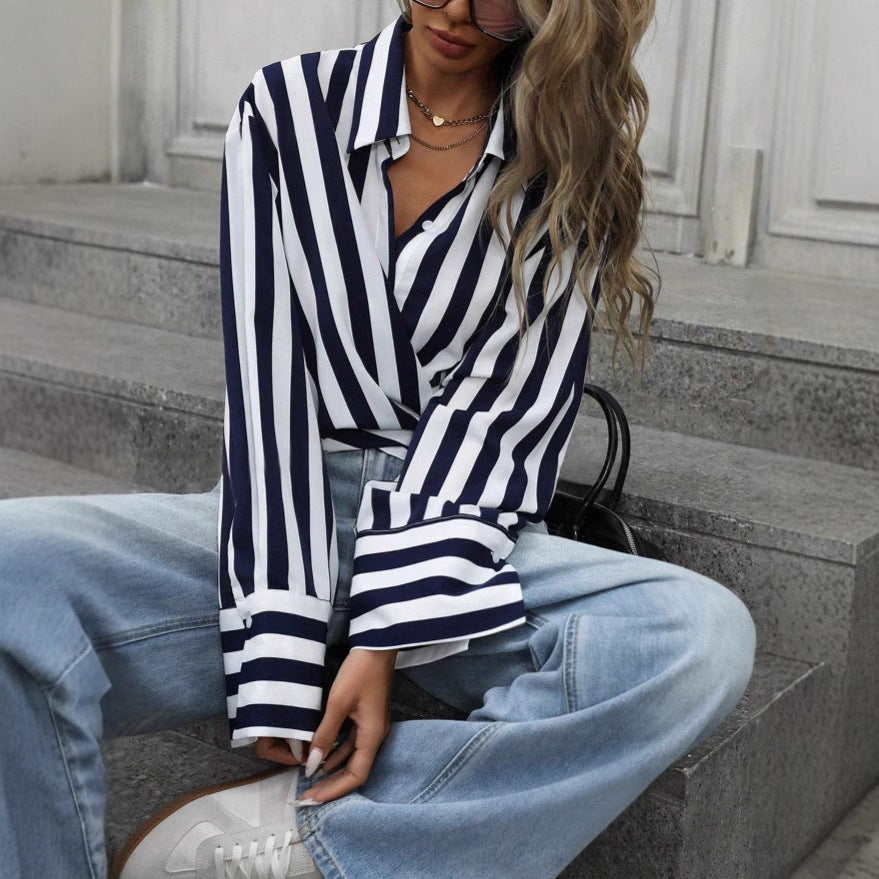 Chemise Croisée à Rayures avec Nœud Ajustable au Dos