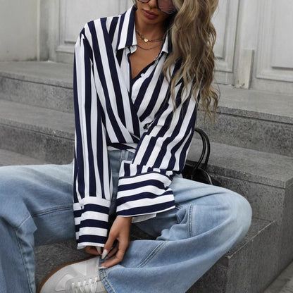 Chemise Croisée à Rayures avec Nœud Ajustable au Dos