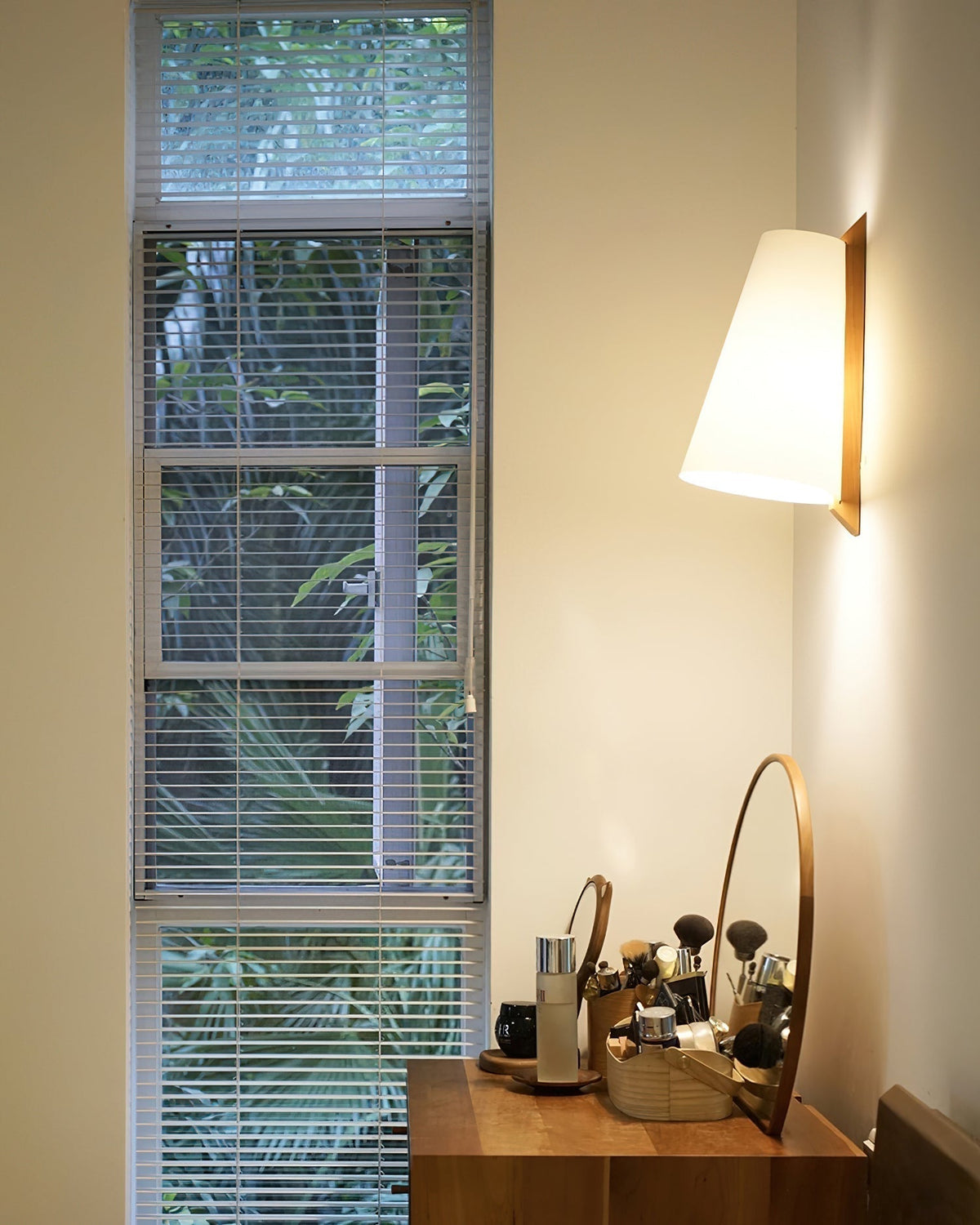 Trianora Wall Lamp — Triangular Geometric Design